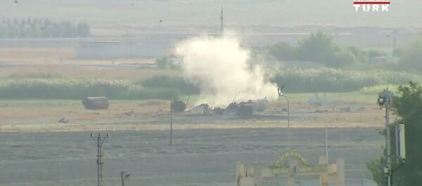 الدخان يتصاعد من انفجار وقع في بلدة تل أبيض بسوريا - سبوتنيك عربي