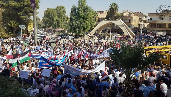 المئات من أبناء العشائر العربية في محافظة الحسكة ينددون بالعدوان التركي على أراضي المحافظة - سبوتنيك عربي