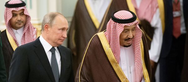  العاهل السعودي الملك سلمان بن عبد العزيز يستقبل الرئيس الروسي فلاديمير بوتين في قصر اليمامة، الرياض، السعودية 14 أكتوبر 2019 - سبوتنيك عربي