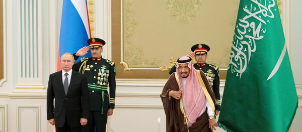 العاهل السعودي الملك سلمان بن عبد العزيز يستقبل الرئيس الروسي فلاديمير بوتين في قصر اليمامة، الرياض، السعودية 14 أكتوبر 2019 - سبوتنيك عربي
