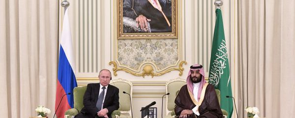الرئيس الروسي فلاديمير بوتين وولي العهد السعودي الأمير محمد بن سلمان الرئيس الروسي فلاديمير بوتين وولي العهد السعودي الأمير محمد بن سلمان - سبوتنيك عربي