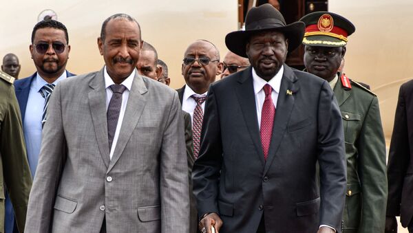 عبد الفتاح البرهان، رئيس المجلس السيادي السوداني لدة وصوله إلى جوبا - سبوتنيك عربي