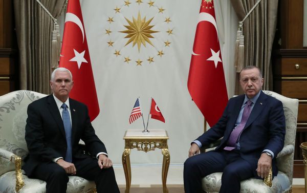 أردوغان يلتقي بنس - سبوتنيك عربي