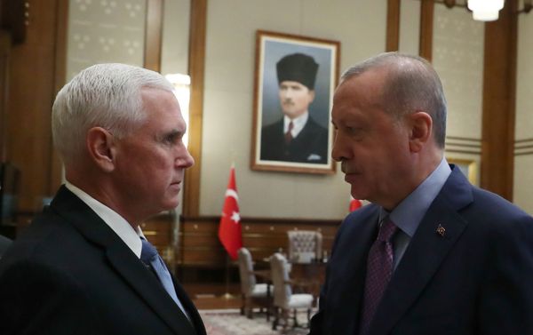 أردوغان يلتقي بنس - سبوتنيك عربي