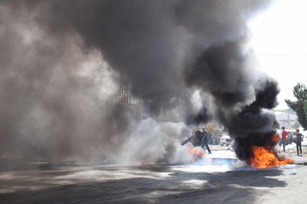 صور تصاعد وتيرة الاحتجاجات في كل المناطق اللبنانية - سبوتنيك عربي