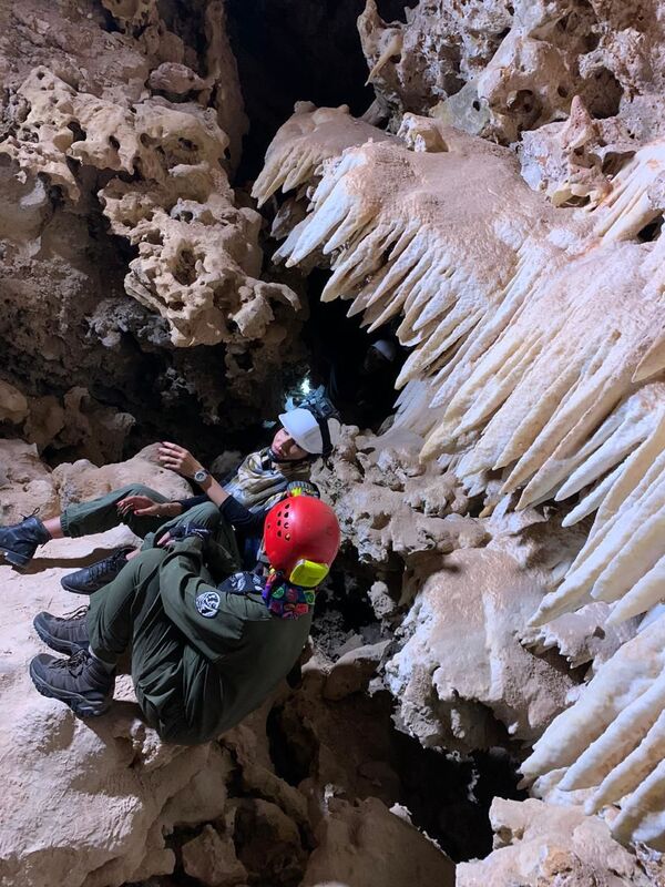 بالصور... حكاية أول مرشدة سياحية سعودية تعمل داخل الكهوف - سبوتنيك عربي