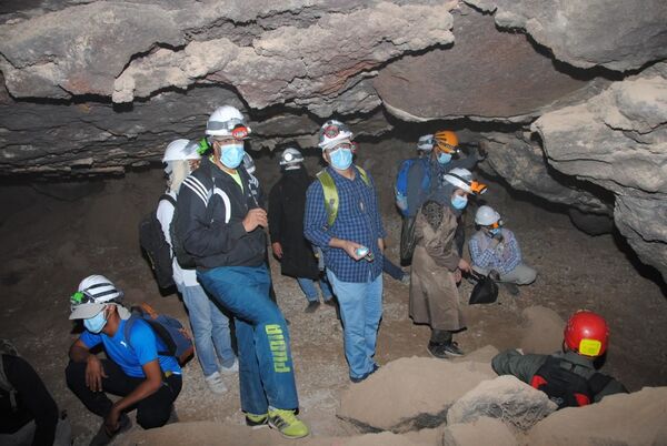 بالصور... حكاية أول مرشدة سياحية سعودية تعمل داخل الكهوف - سبوتنيك عربي