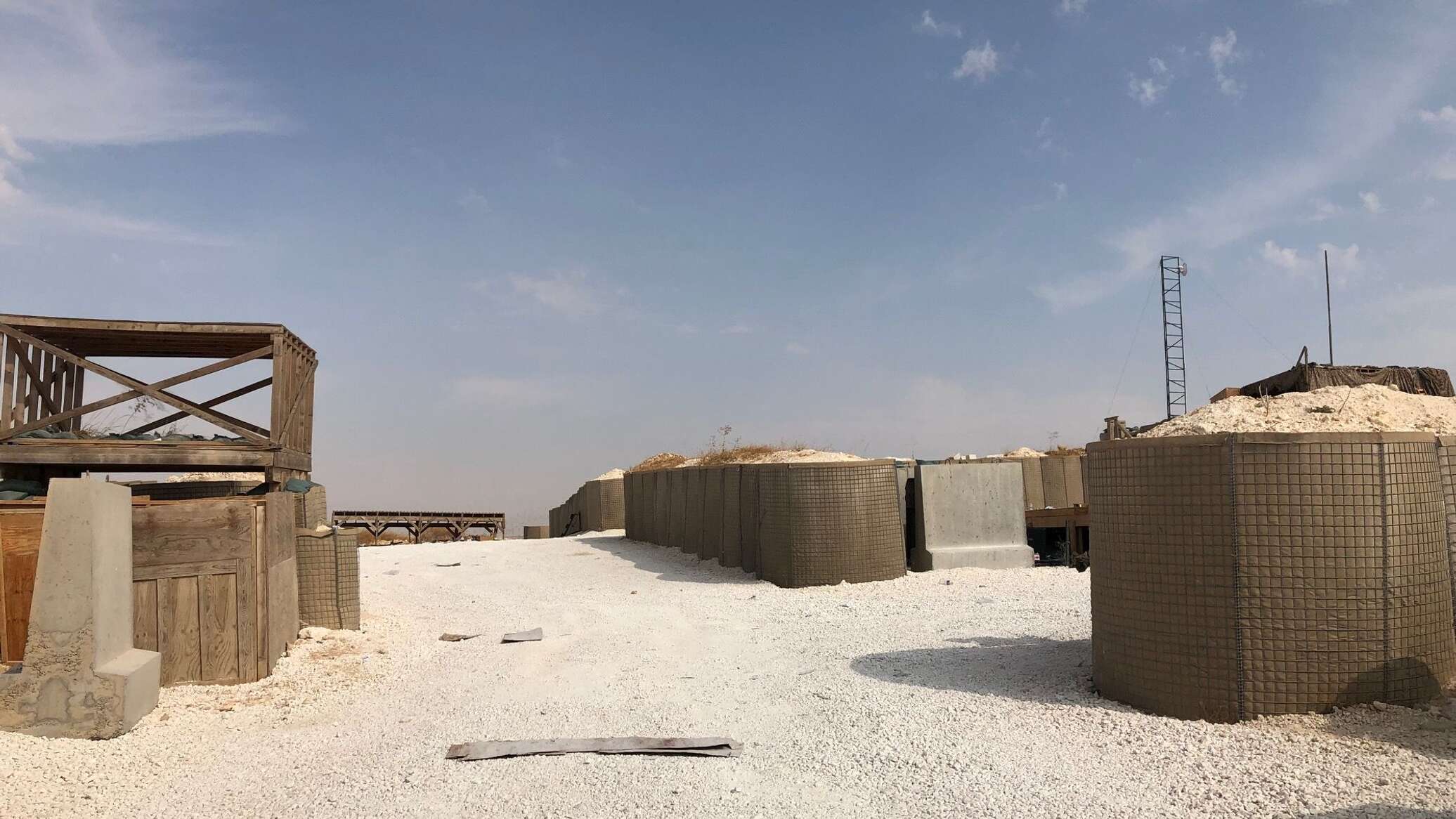 ما وراء الانسحاب الأمريكي من "قاعدة التنف" في سوريا... وهل يعود "داعش" للواجهة