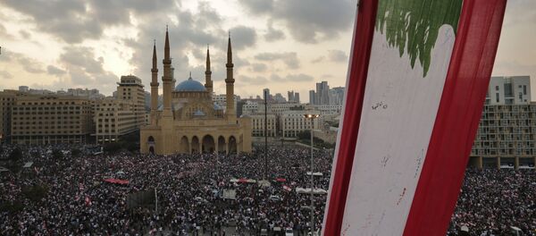 لبنان ينتفض تظاهرات واحتجاجات في بيروت - سبوتنيك عربي
