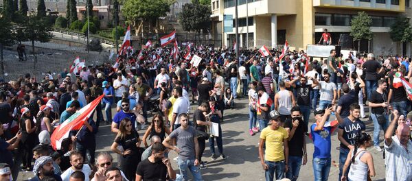 الاحتجاجات في بيروت، لبنان 21 أكتوبر 2019 - سبوتنيك عربي