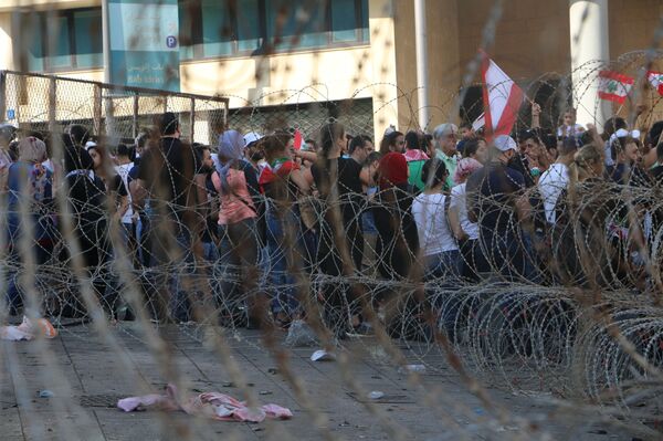 استمرار الاحتجاجات في لبنان... والحكومة تباشر تنفيذ الإصلاحات - سبوتنيك عربي