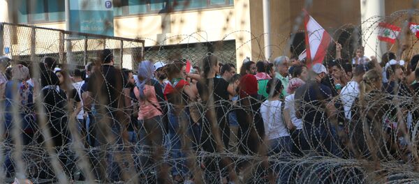 استمرار الاحتجاجات في لبنان، 22 أكتوبر 2019 استمرار الاحتجاجات في لبنان، 22 أكتوبر 2019 - سبوتنيك عربي