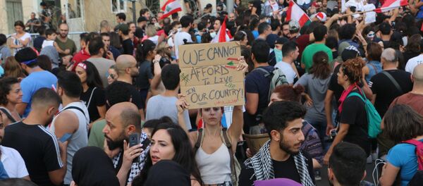 استمرار الاحتجاجات في لبنان، 22 أكتوبر 2019 استمرار الاحتجاجات في لبنان، 22 أكتوبر 2019 - سبوتنيك عربي