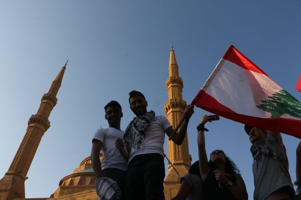 استمرار الاحتجاجات في لبنان... والحكومة تباشر تنفيذ الإصلاحات - سبوتنيك عربي