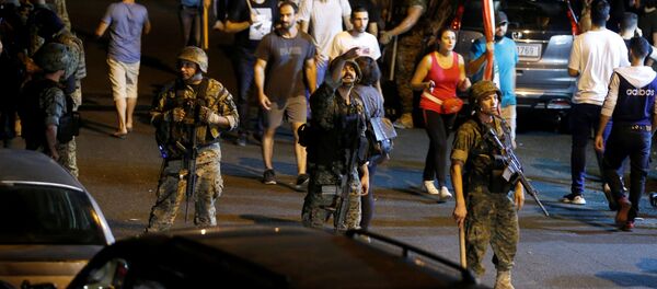جنود الجيش اللبناني خلال مظاهرة مناهضة للحكومة في وسط بيروت جنود الجيش اللبناني خلال مظاهرة مناهضة للحكومة في وسط بيروت - سبوتنيك عربي