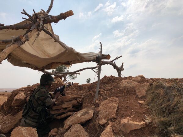 قوات الجيش السوري في شمال غرب منبج، الحدود السورية التركية، سوريا 19 أكتوبر 2019 - سبوتنيك عربي