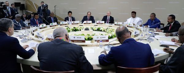 فطور العمل خلال القمة الروسية الإفريقية الأولى فطور العمل خلال القمة الروسية الإفريقية الأولى - سبوتنيك عربي