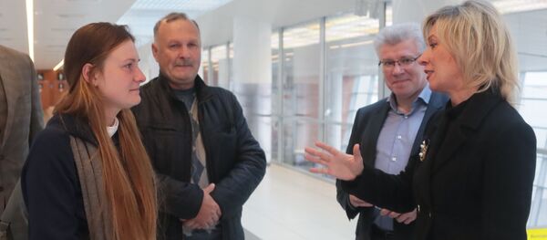 وصول ماريا بوتينا إلى موسكو  - سبوتنيك عربي