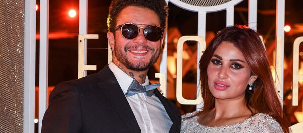 الفنان المصري أحمد الفيشاوي وزوجته ندي الكامل في مهرجان الجونة السينمائي 2019 - سبوتنيك عربي