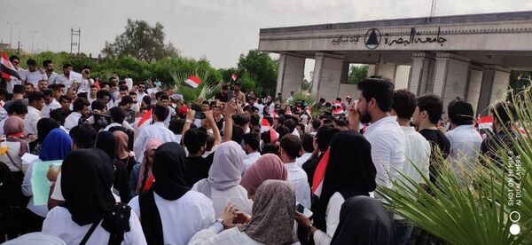 لأول مرة منذ 67 سنة.. أصحاب القمصان البيض ينتفضون في العراق (صور) لأول مرة منذ 67 سنة.. أصحاب القمصان البيض ينتفضون في العراق (صور) - سبوتنيك عربي