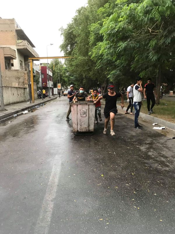 بالصور... حقائق مروعة مع ارتفاع حصيلة القتلى المتظاهرين في بغداد بالصور... حقائق مروعة مع ارتفاع حصيلة القتلى المتظاهرين في بغداد - سبوتنيك عربي