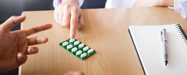 حبوب، عقاقير في مكتب الطبيب - سبوتنيك عربي