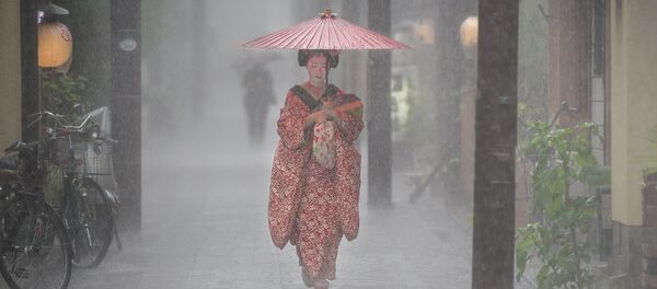 صورة بعنوان سقوط المطر، للمصور باتريك هوشنر، المؤهل إلى التصفيات النهائية لمسابقة مصوِّر الطقس لعام 2019 (اليابان) - سبوتنيك عربي