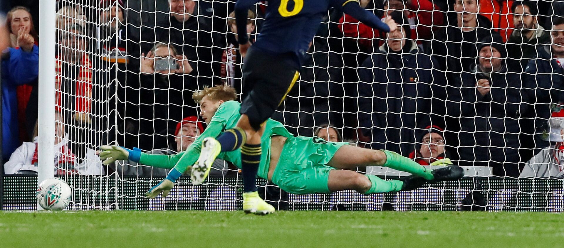 حارس ليفربول يتصدى لركلة جزاء أرسنال الخامسة ويحسم اللقاء لصالح فريقه - سبوتنيك عربي, 1920, 12.09.2020