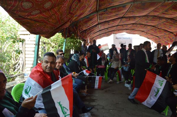 اعتصام أنيق... محامو العراق يتكفلون قضايا المتظاهرين مجانا..صور وفيديو  - سبوتنيك عربي