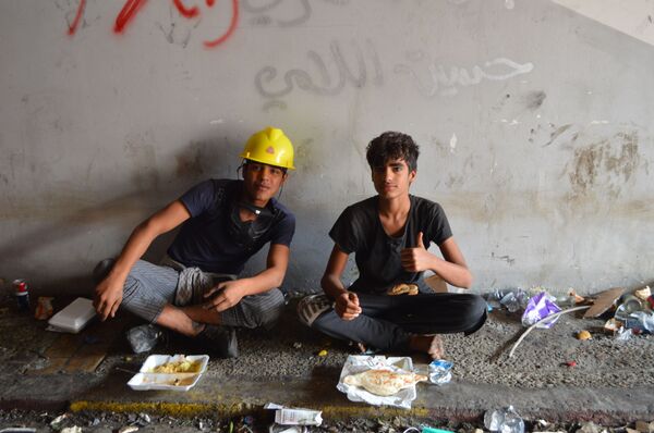 المندسون الصغار... طفل جريح يتحدى الموت في تظاهرات بغداد (صور وفيديو)  - سبوتنيك عربي