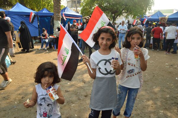 المندسون الصغار... طفل جريح يتحدى الموت في تظاهرات بغداد (صور وفيديو)  - سبوتنيك عربي