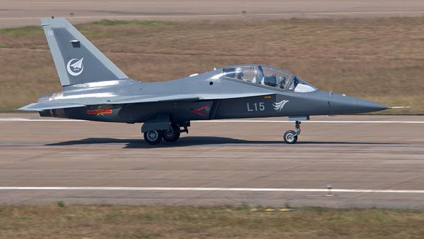 JL-10 (Hongdu L-15 Falcon) JL-10 (Hongdu L-15 Falcon) - سبوتنيك عربي