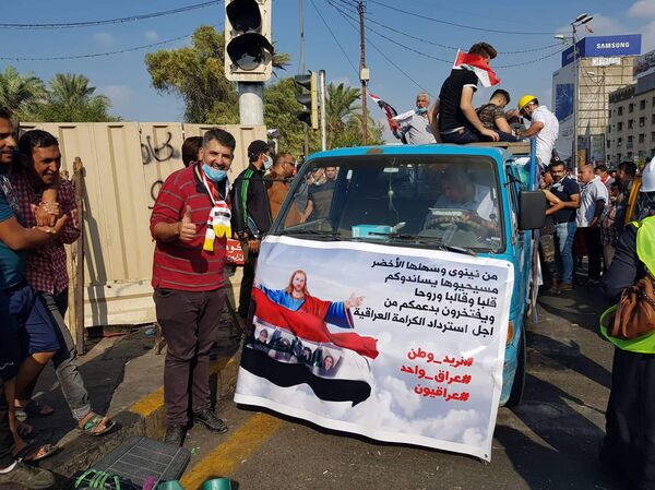 بالصور... قافلة دعم من أقدم سكان العراق للمتظاهرين - سبوتنيك عربي