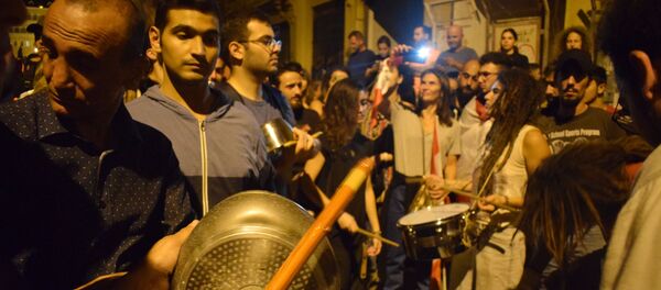 حملات قرع على الطناجر في لبنان (فيديو وصور) - سبوتنيك عربي