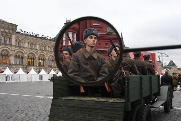 لماذا تنظم روسيا عرضا عسكريا في 7 نوفمبر؟ - سبوتنيك عربي