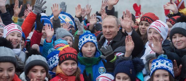 بوتين مع الاطفال بوتين مع الاطفال - سبوتنيك عربي