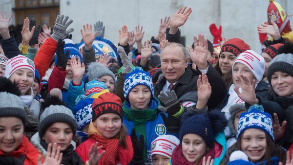 بوتين مع الاطفال - سبوتنيك عربي