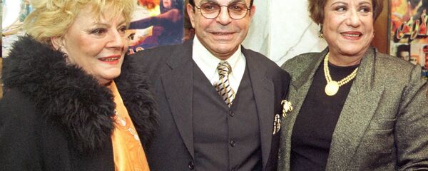 الفنانة المصرية نادية لطفي مع الفنان سمير صبري والفنانة سميحة أيوب - سبوتنيك عربي