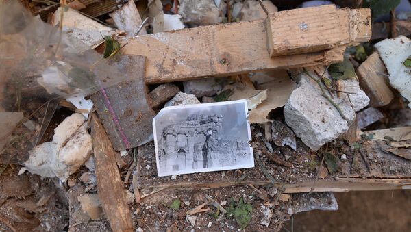 تداعيات القصف الإسرائيلي على حي المزة في دمشق تداعيات القصف الإسرائيلي على حي المزة في دمشق - سبوتنيك عربي