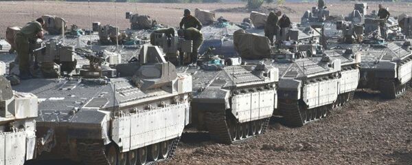 دبابات الجيش الاسرائيلي من قرب حدود مع قطاع غزة - سبوتنيك عربي