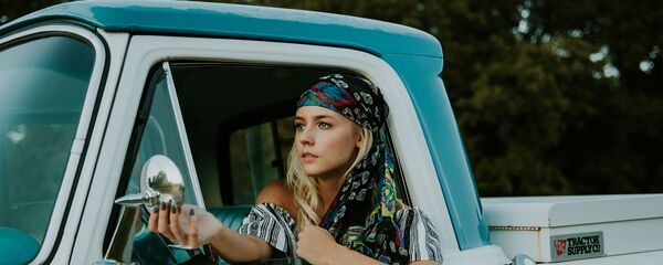 إمرأة تقود سيارة - سبوتنيك عربي