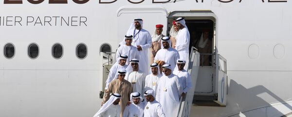 ولي عهد أبو ظبي ونائب القائد الأعلى للقوات المسلحة ورئيس المجلس التنفيذي لإمارة أبو ظبي، الشيخ محمد بن زايد بن سلطان آل نهيان، وولي عهد دبي ورئيس المجلس التنفيذي لإمارة دبي، حمدان بن محمد بن راشد آل مكتوم، في معرض دبي للطيران لعام 2019، 17 نوفمبر 2019 ولي عهد أبو ظبي ونائب القائد الأعلى للقوات المسلحة ورئيس المجلس التنفيذي لإمارة أبو ظبي، الشيخ محمد بن زايد بن سلطان آل نهيان، وولي عهد دبي ورئيس المجلس التنفيذي لإمارة دبي، حمدان بن محمد بن راشد آل مكتوم، في معرض دبي للطيران لعام 2019، 17 نوفمبر 2019 - سبوتنيك عربي