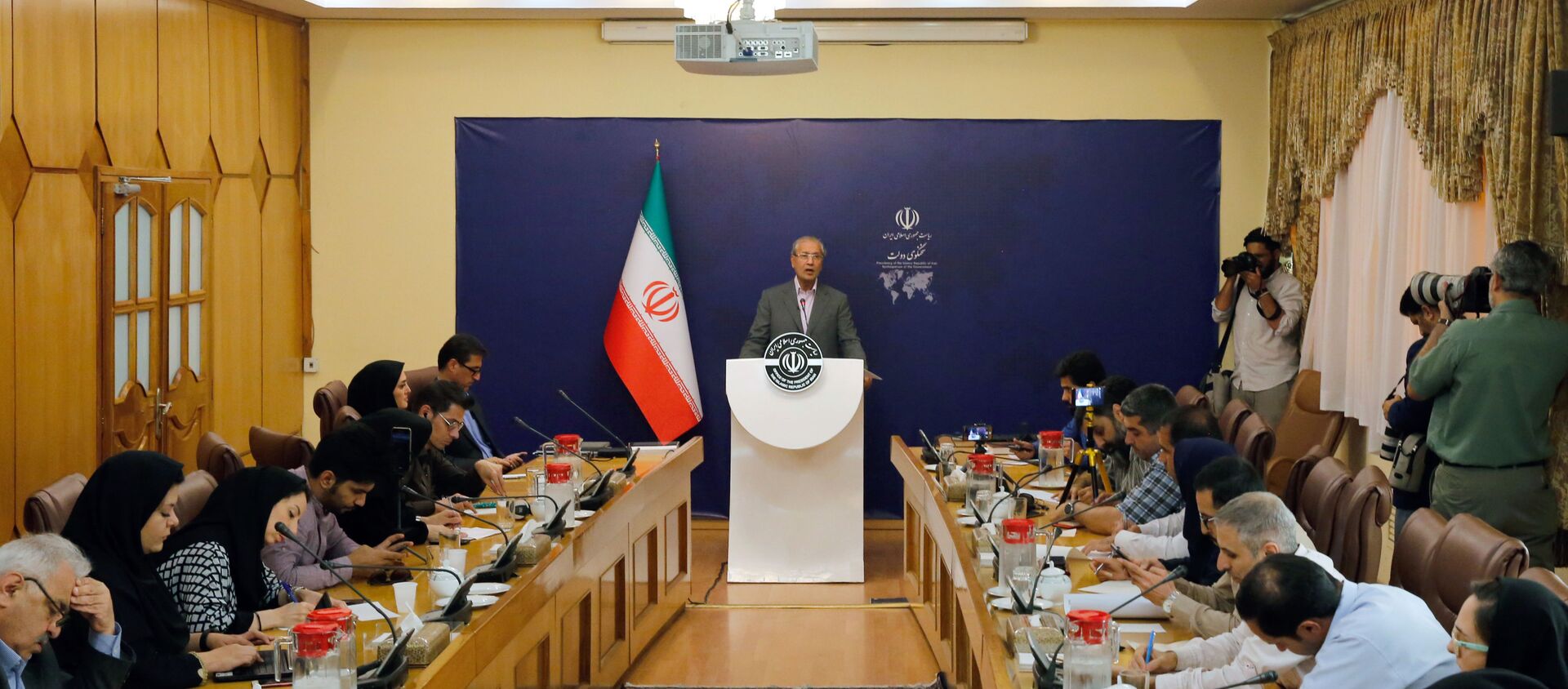 المتحدث باسم الحكومة الإيرانية علي ربيعي المتحدث باسم الحكومة الإيرانية علي ربيعي - سبوتنيك عربي, 1920, 23.12.2019