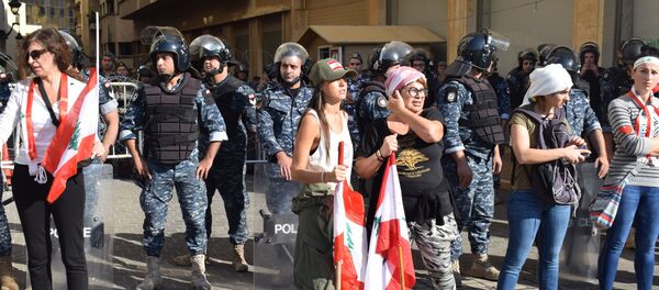 التظاهرات في وسط بيروت، لبنان 19 نوفمبر 2019 - سبوتنيك عربي