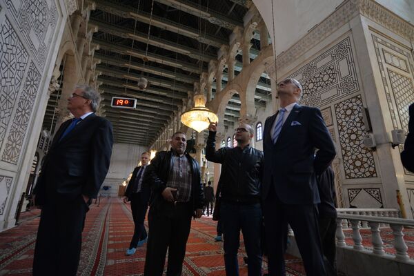 برلمانيون ألمان في دمشق القديمة: نصف مليار يورو منحة سويسرية لسوريا... صور وفيديو - سبوتنيك عربي