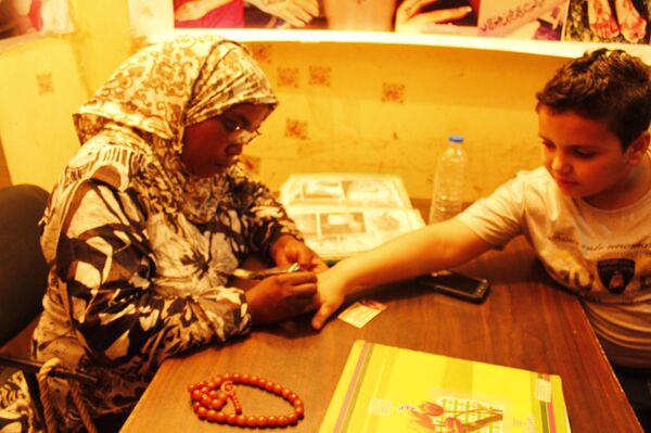 بالصور...الحناء...نقوش تراثية وعادات عربية ارتبطت بالزواج - سبوتنيك عربي