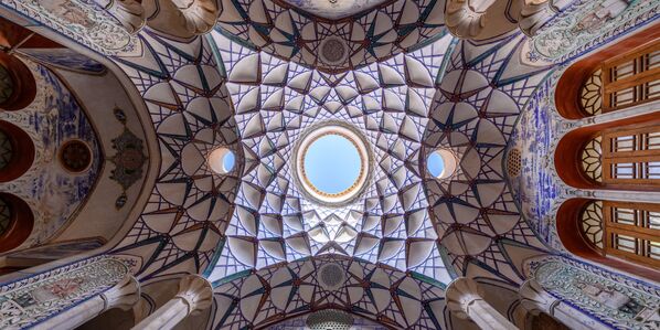 صورة إيران المقدسة 1 للمصور الهولندي مارسيل فان أوستين، التي تأهلت إلى فئة مفتوح - بيئة البناء في مسابقة ذي إبسون بانو الدولية لعام 2019 - سبوتنيك عربي