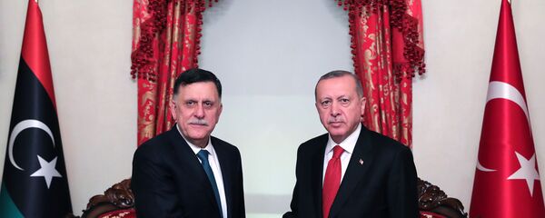 الرئيس التركي رجب طيب أردوغان ورئيس المجلس الرئاسي في طرابلس فايز السراج - سبوتنيك عربي
