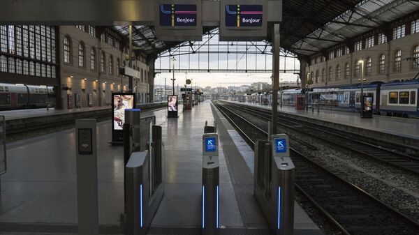 محطة قطار في مارسيليا - فرنسا - إضراب ضد قانون التقاعد - سبوتنيك عربي