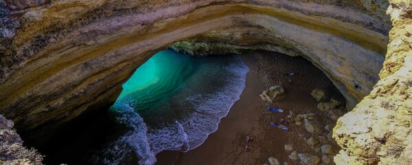 شاطئ في كهف بيناغيل في البرتغال - سبوتنيك عربي
